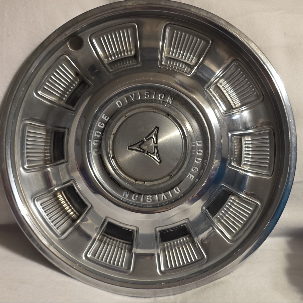 Vintage 1969 1970 1971 Mopar Dodge Polara Monaco 15" Hubcap OEM #2881751